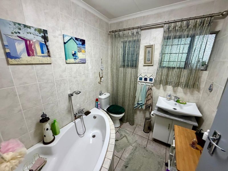 Family Home with Flatlet! - Photo 8
