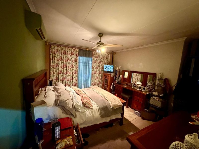 Family Home with Flatlet! - Photo 7