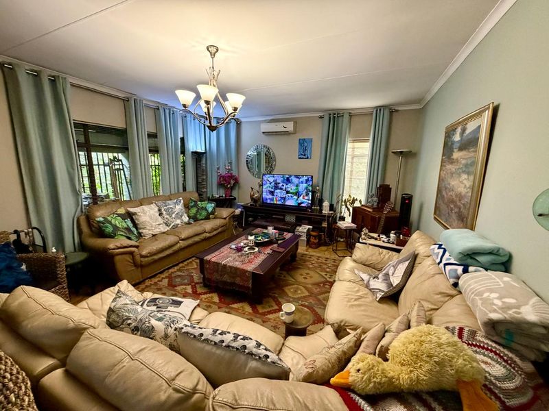 Family Home with Flatlet! - Photo 4