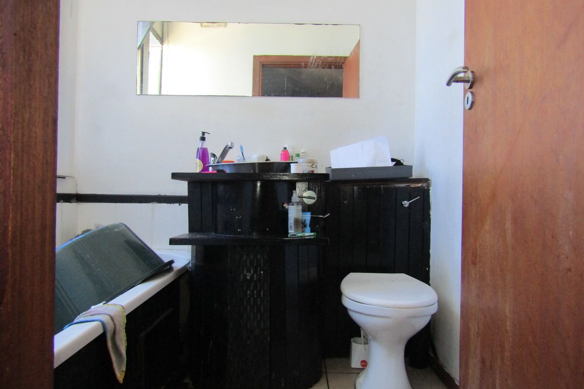 Apartment For Sale In Johannesburg - Photo 5