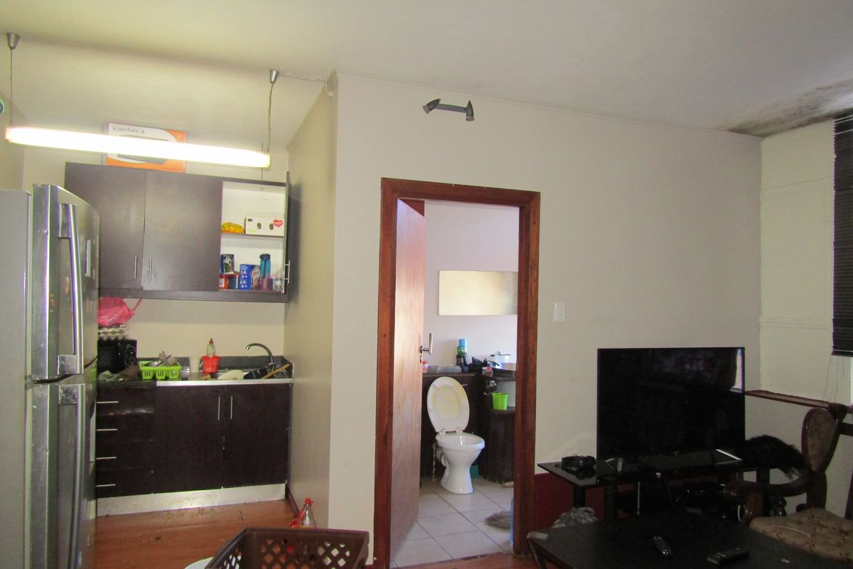 Apartment For Sale In Johannesburg - Photo 5