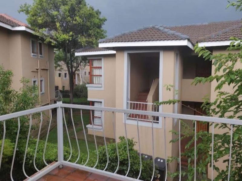 Low Monthly Maintenance – Ideal for Investors & First-Time Buyer - Photo 5
