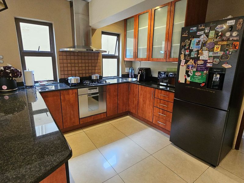 4  Bedroom Cluster- Sunninghill - Photo 4