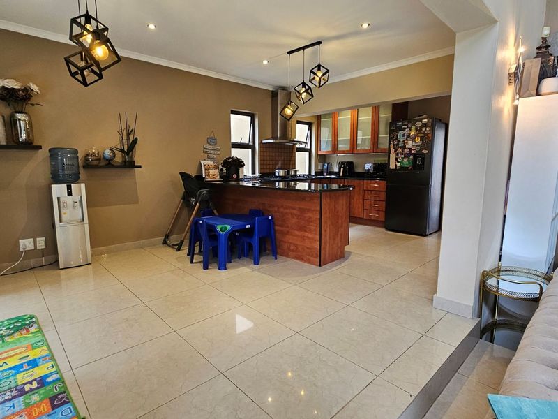 4  Bedroom Cluster- Sunninghill - Photo 6