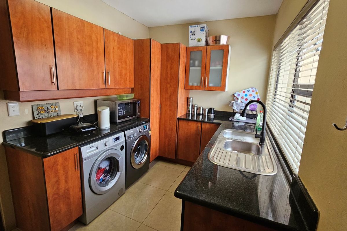 4  Bedroom Cluster- Sunninghill - Photo 5
