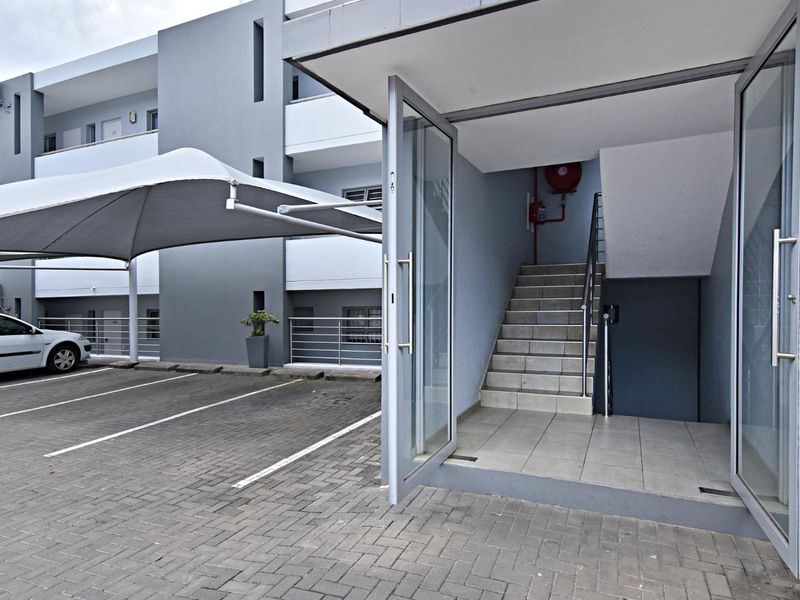 3 Bedroom Apartment o Let in Morningside Manor, Sandton - Photo 4