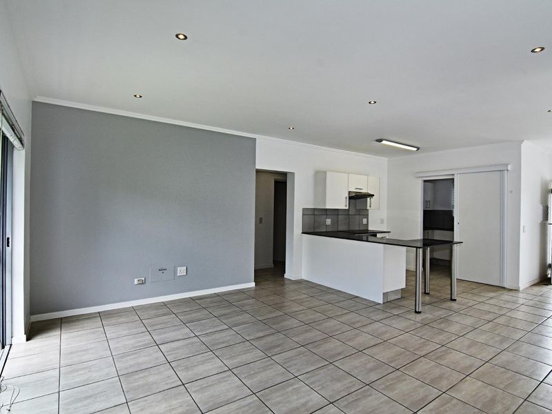 3 Bedroom Apartment o Let in Morningside Manor, Sandton - Photo 9