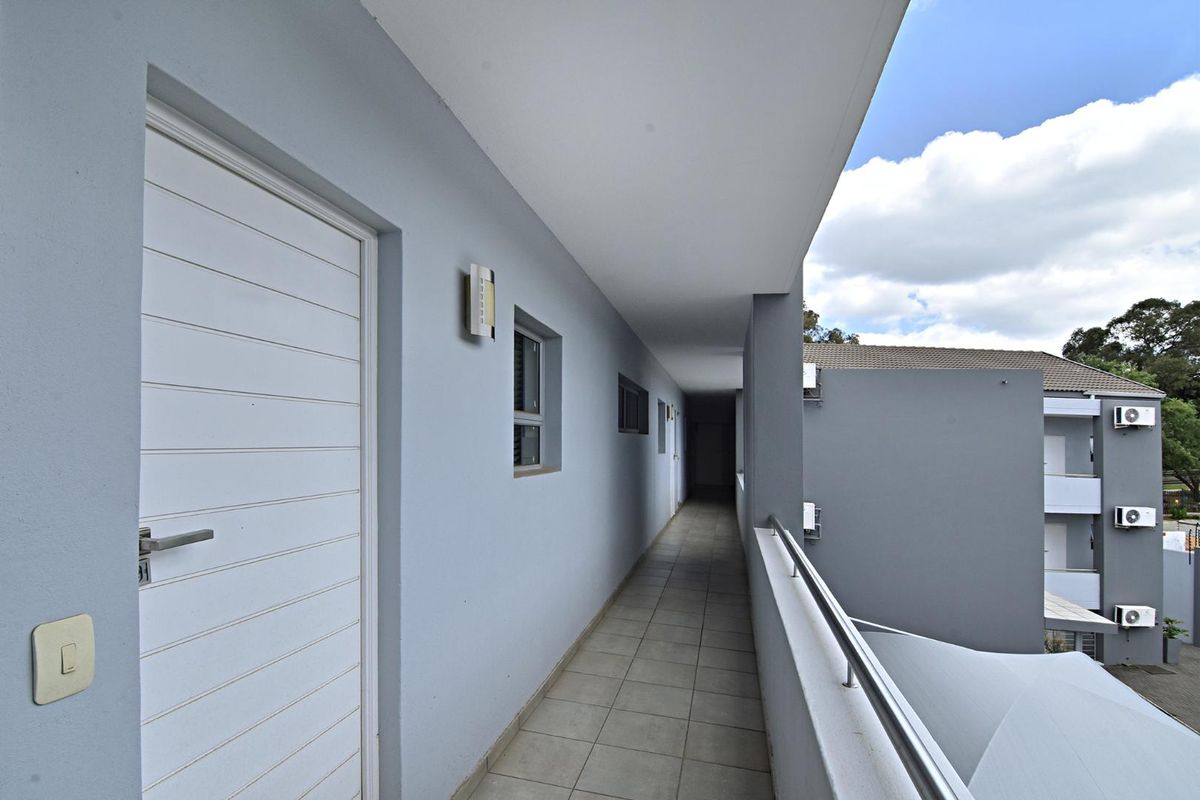 3 Bedroom Apartment o Let in Morningside Manor, Sandton - Photo 5