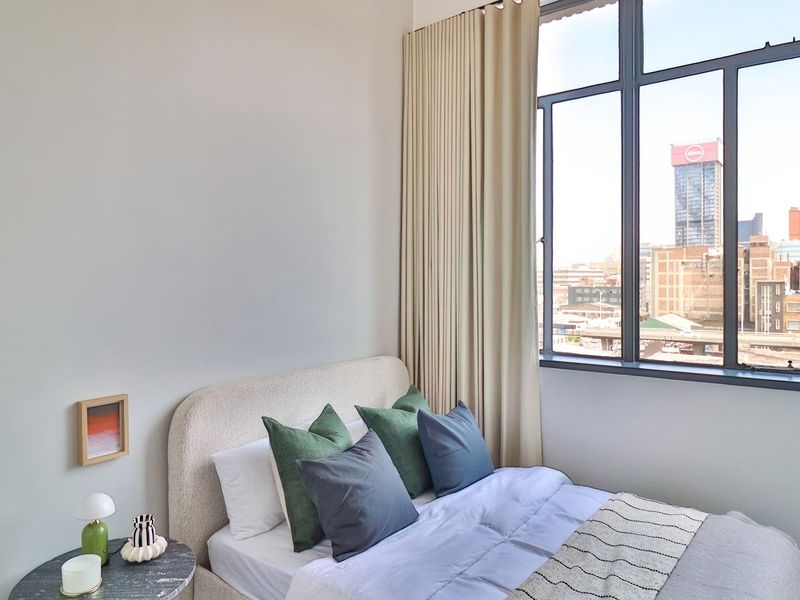 Modern & Secure - Designed for professionals & mature residents (no student housing) - Photo 9