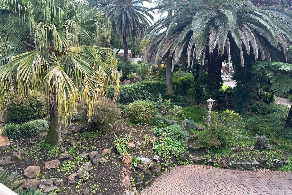 A Masterpiece of Garden & Grace | Steps from St. Andrews School - Photo 3