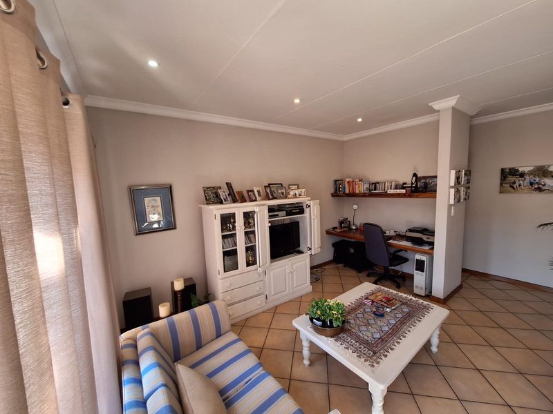 Secure Estate Living with Premium Lifestyle Amenities - Photo 5