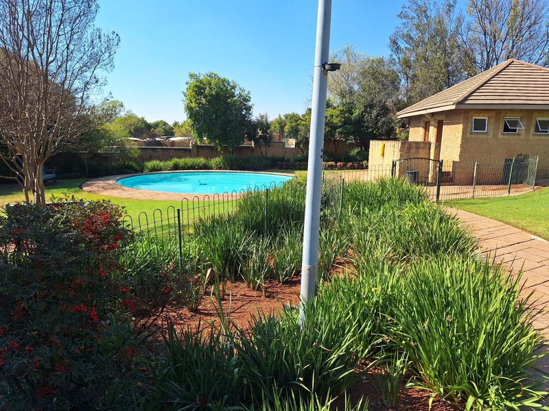 Secure Estate Living with Premium Lifestyle Amenities - Photo 7