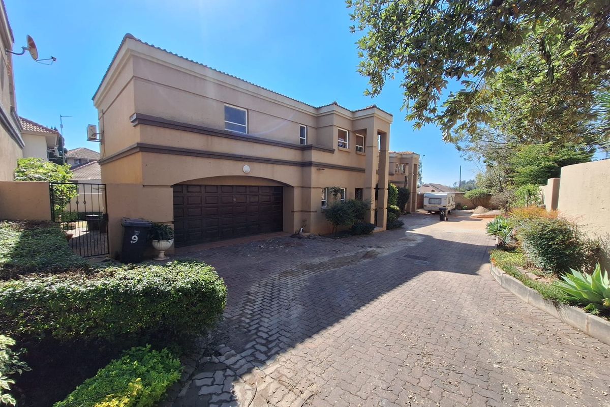 Secure Estate Living with Premium Lifestyle Amenities - Photo 2