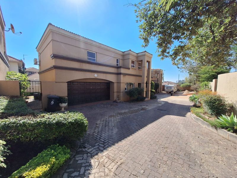 Secure Estate Living with Premium Lifestyle Amenities - Photo 2