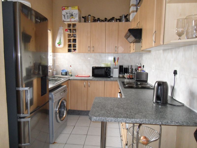 Townhouse For Sale - Photo 4