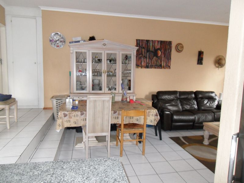 Townhouse For Sale - Photo 7