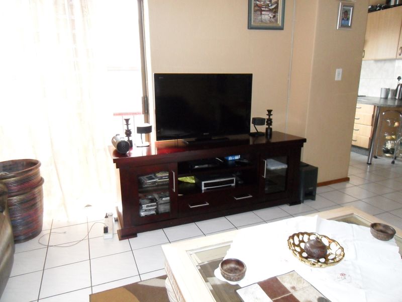 Townhouse For Sale - Photo 10