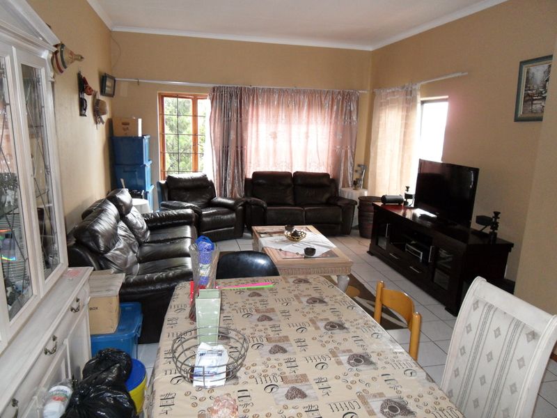 Townhouse For Sale - Photo 9