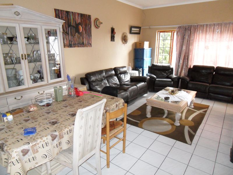 Townhouse For Sale - Photo 8