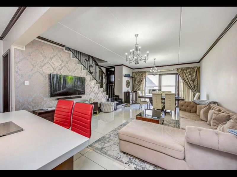 Modern Elegance Meets Comfortable Living – Stunning 3-Bedroom, 2.5-Bathroom Home with Stylish Contem - Photo 6