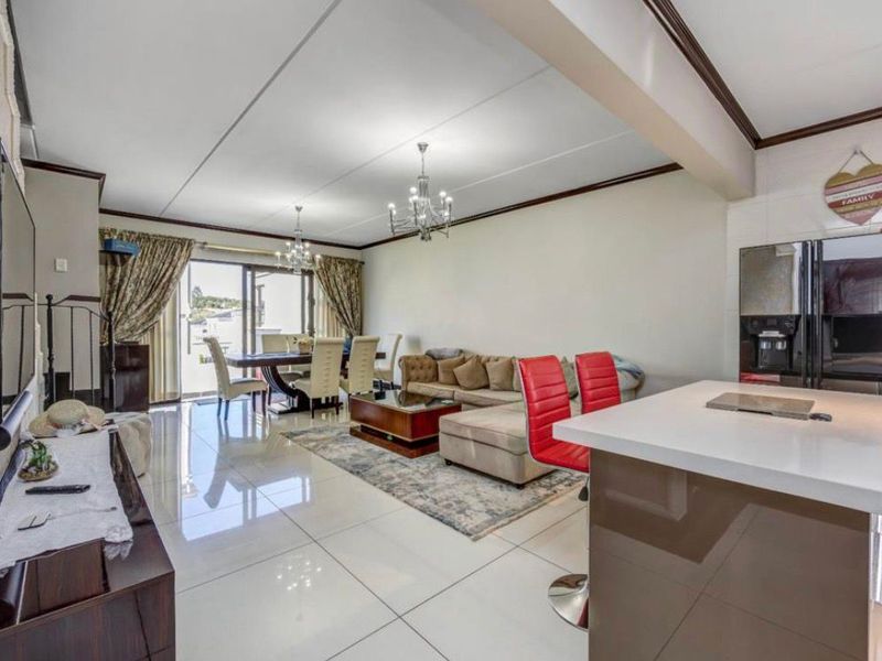 Modern Elegance Meets Comfortable Living – Stunning 3-Bedroom, 2.5-Bathroom Home with Stylish Contem - Photo 7