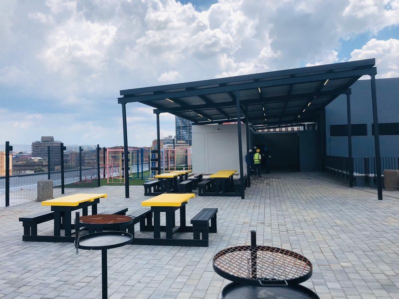 Jewel City (Maboneng) Modern & Convenient from Studio to 2 Beds - Photo 9