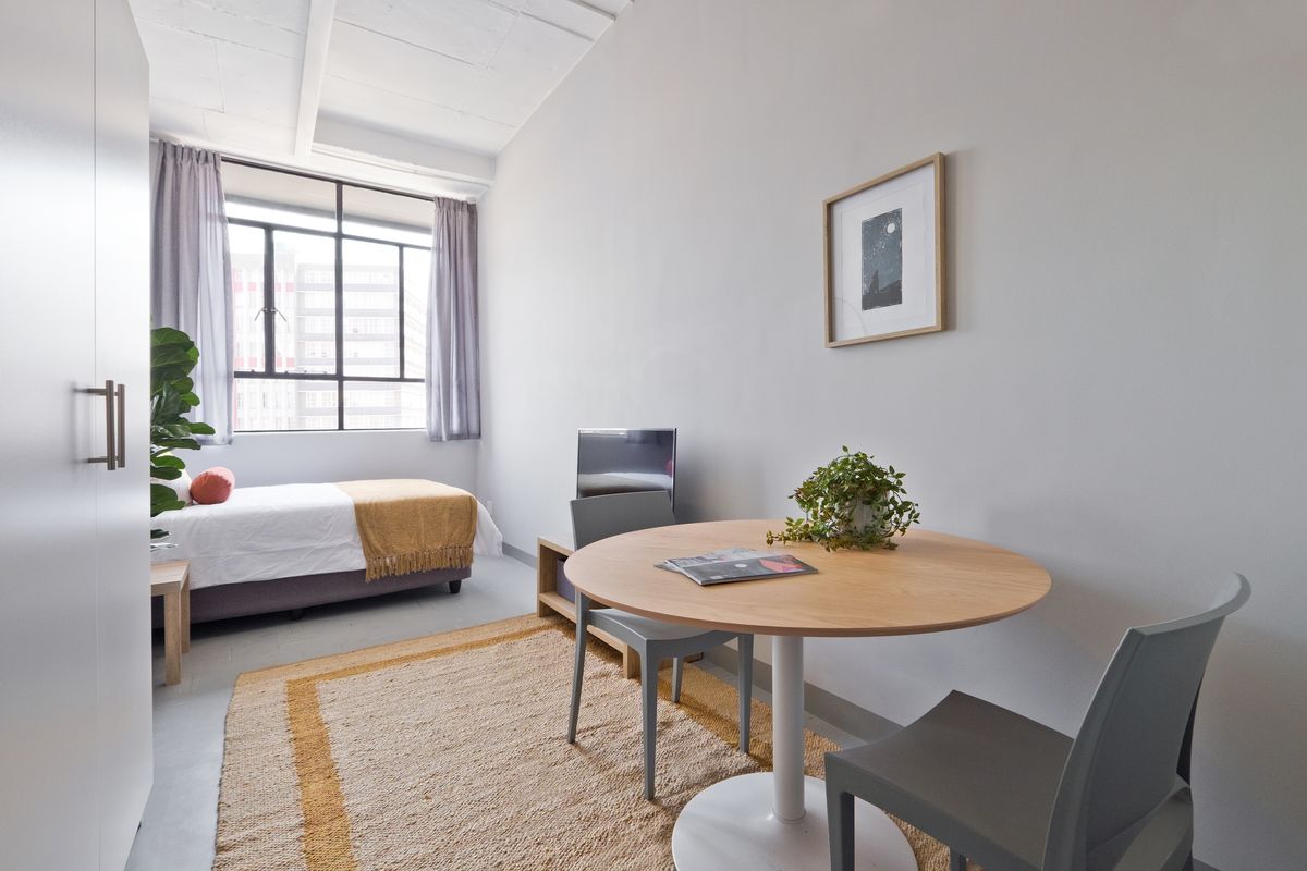 Jewel City (Maboneng) Modern & Convenient from Studio to 2 Beds - Photo 5