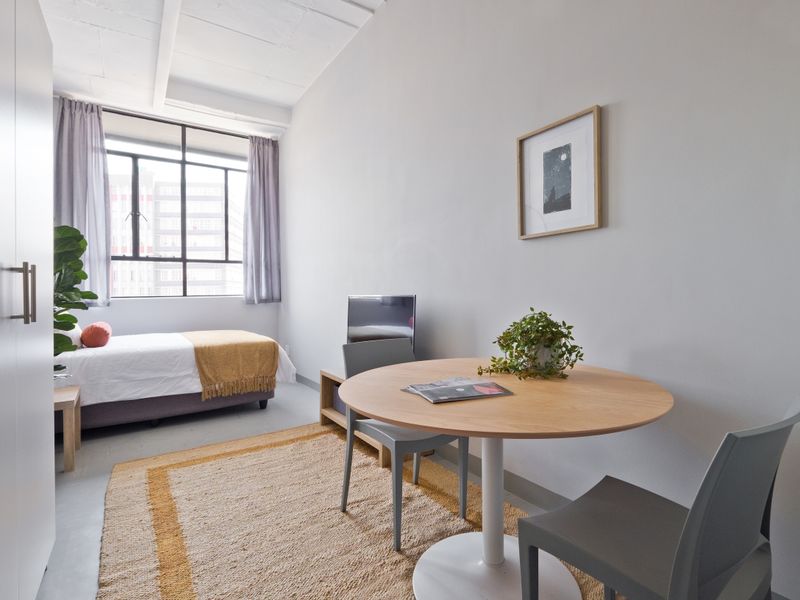 Jewel City (Maboneng) Modern & Convenient from Studio to 2 Beds - Photo 5