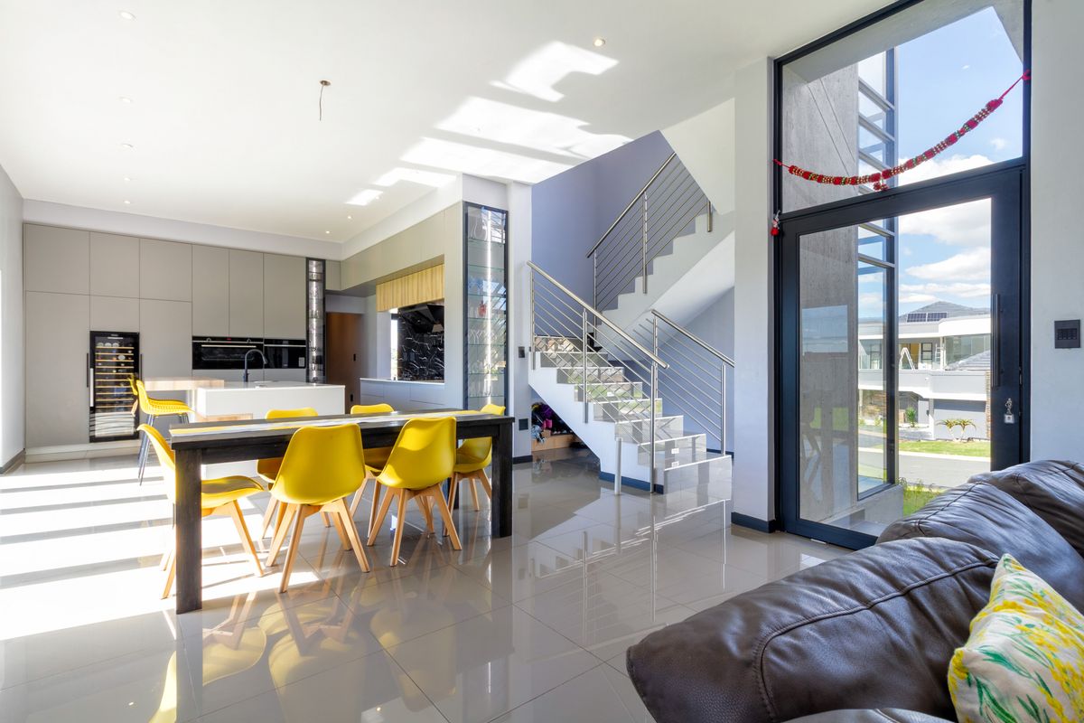 Golf Estate Living With Views - Photo 4
