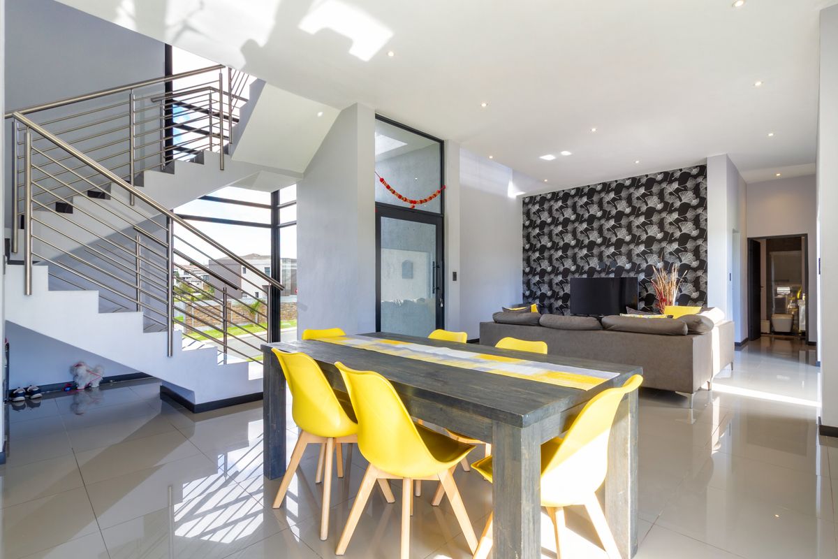 Golf Estate Living With Views - Photo 3