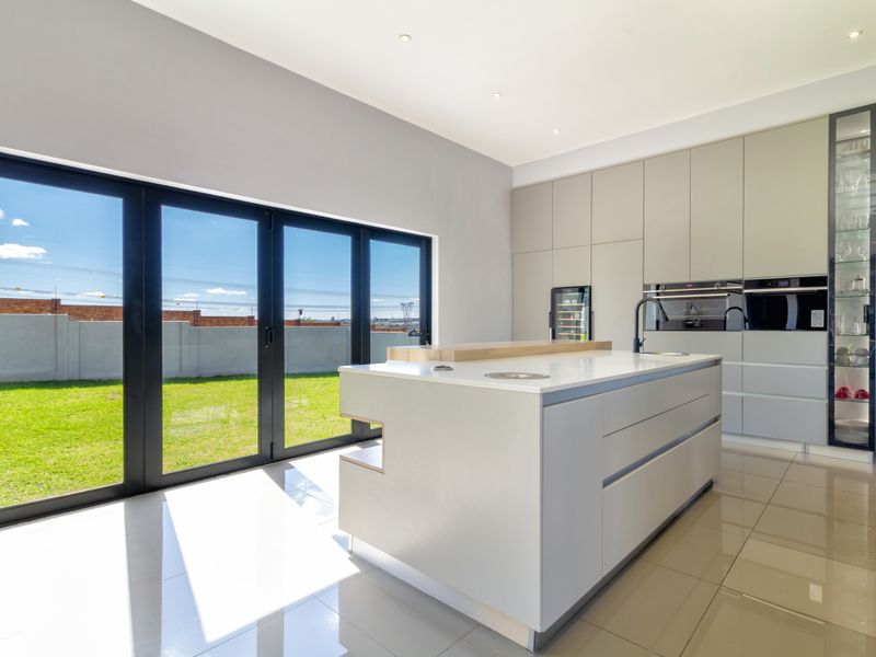 Golf Estate Living With Views - Photo 7