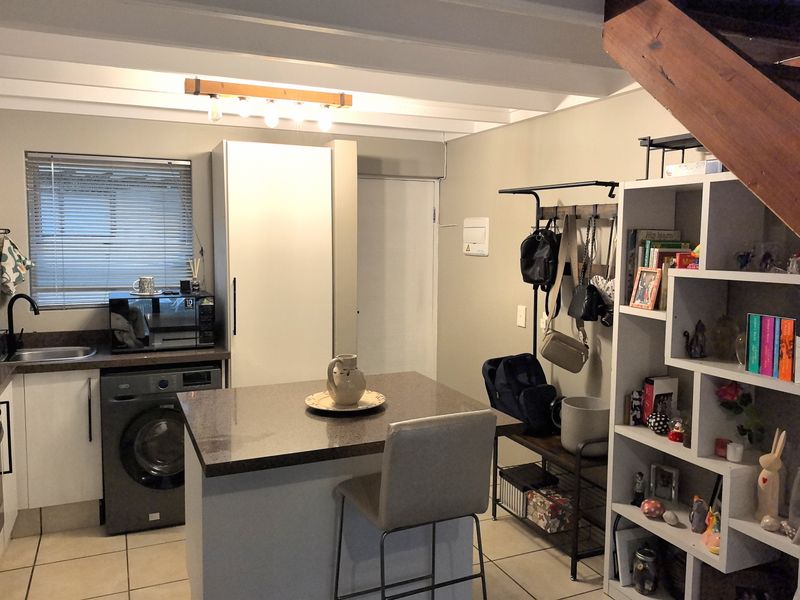Apartment For Sale In Sandton - Photo 2