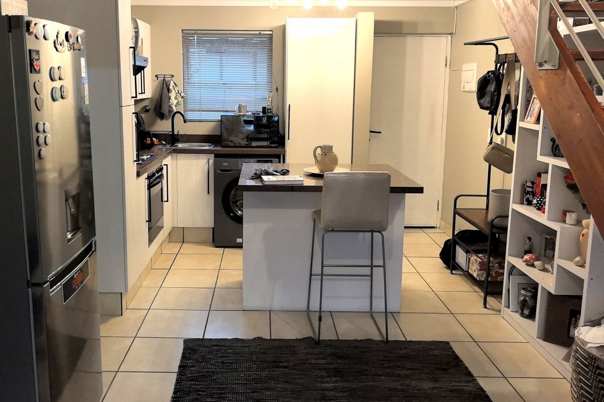 Apartment For Sale In Sandton - Photo 4