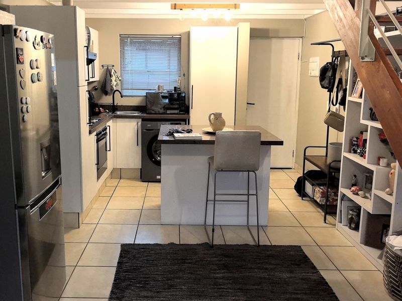Apartment For Sale In Sandton - Photo 4