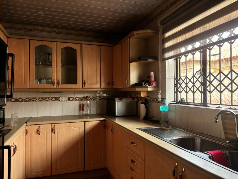 3 Bedroom House for Sale in Dobsonville Gardens - Photo 6