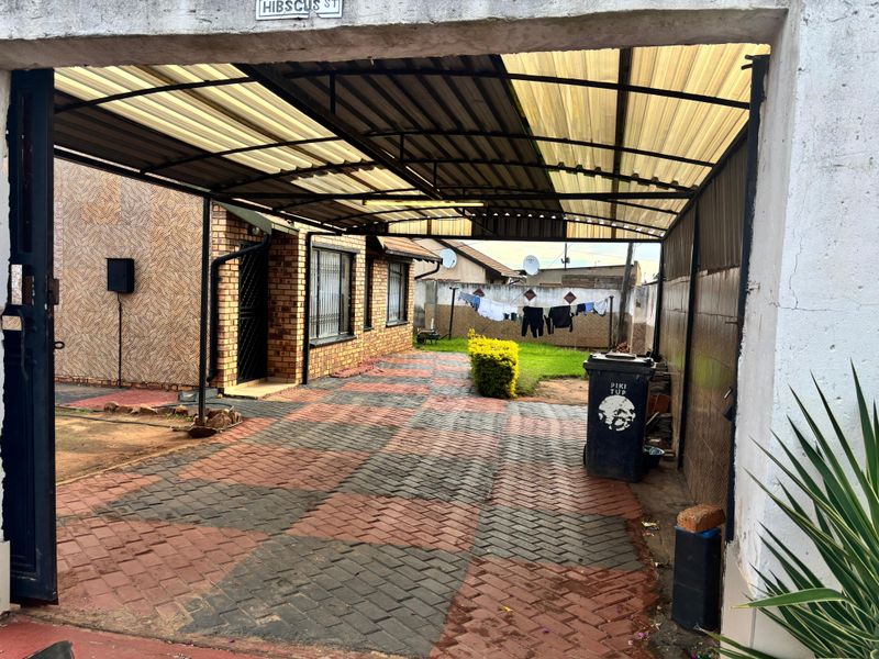 3 Bedroom House for Sale in Dobsonville Gardens - Photo 4