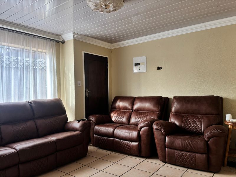 3 Bedroom House for Sale in Dobsonville Gardens - Photo 10