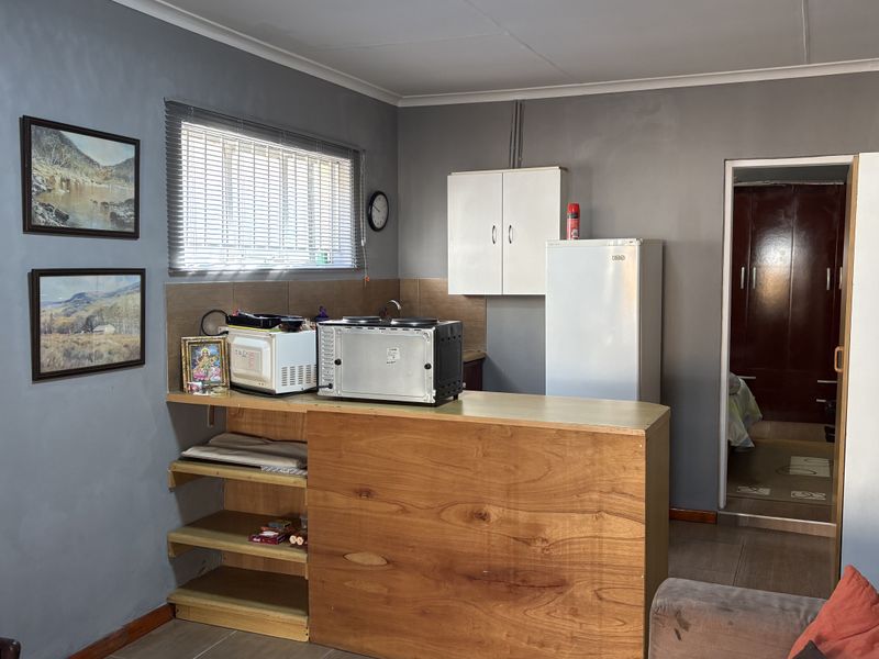 Garden Cottage Rental Monthly In Randburg - Photo 3