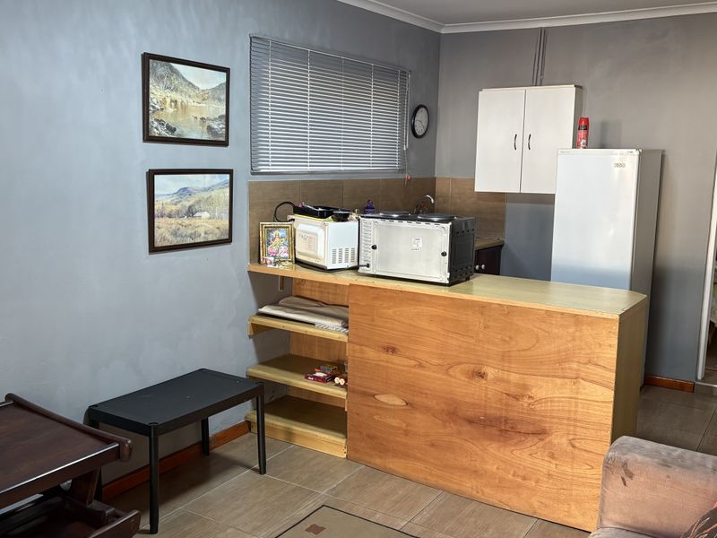 Garden Cottage Rental Monthly In Randburg - Photo 4