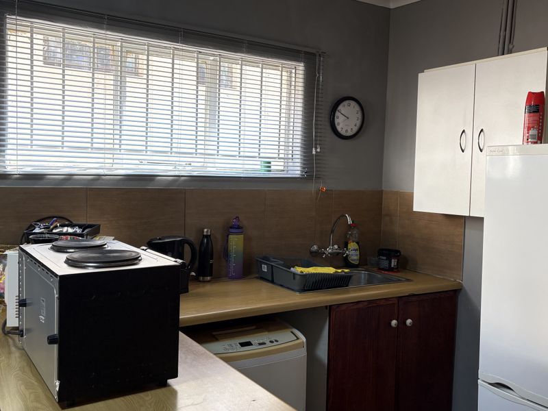Garden Cottage Rental Monthly In Randburg - Photo 9