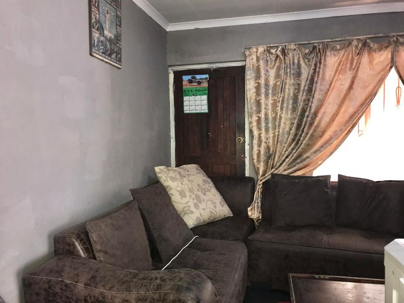 2 Bedroom House for Sale in Dobsonville - Photo 10