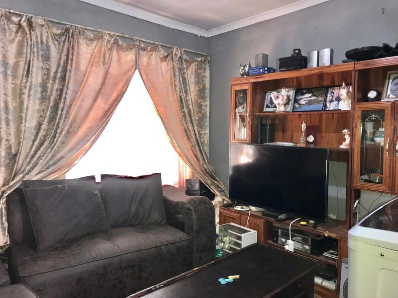 2 Bedroom House for Sale in Dobsonville - Photo 9