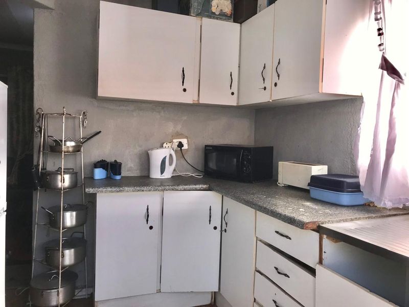 2 Bedroom House for Sale in Dobsonville - Photo 7