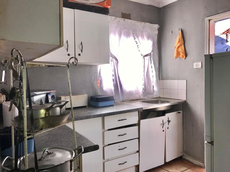 2 Bedroom House for Sale in Dobsonville - Photo 6