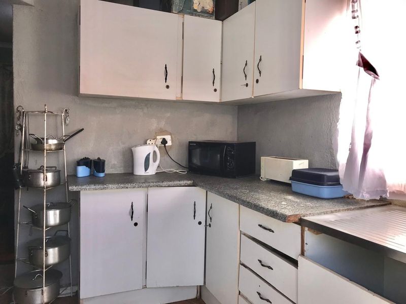2 Bedroom House for Sale in Dobsonville - Photo 8