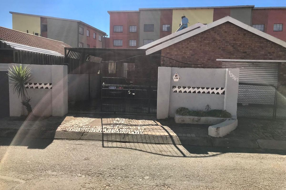 2 Bedroom House for Sale in Dobsonville - Photo 4