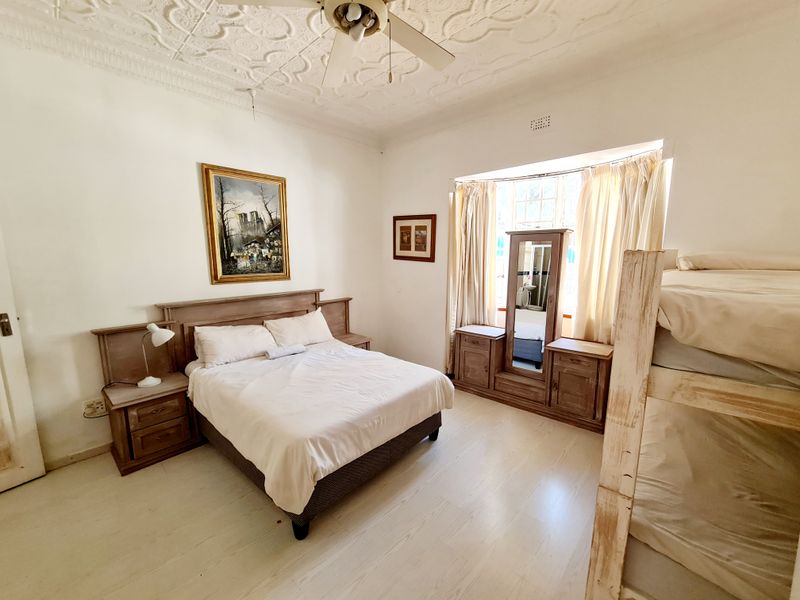 Stunning 17-bedroom freestanding property in Melville, Johannesburg—perfect for investment - Photo 9