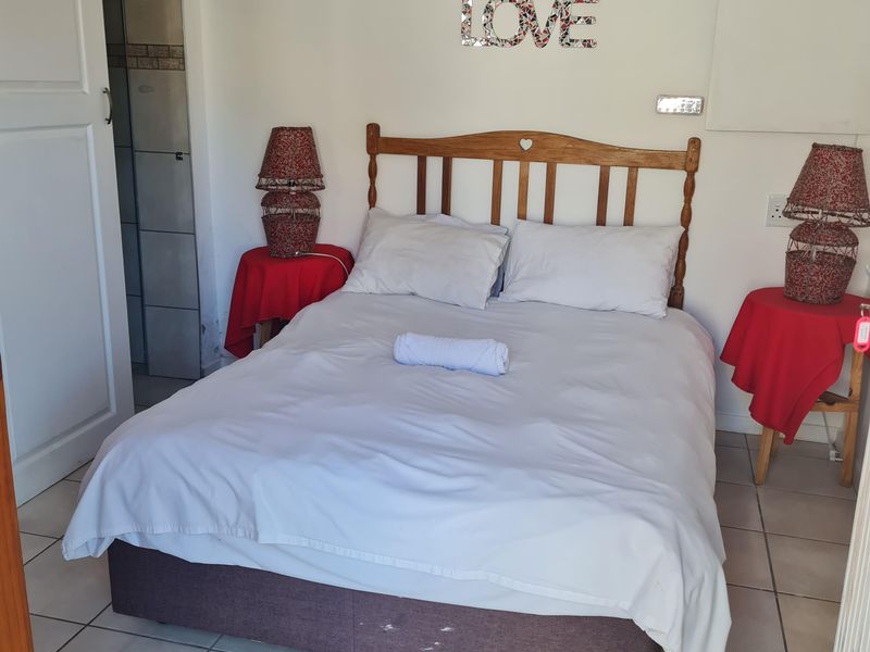 Stunning 17-bedroom freestanding property in Melville, Johannesburg—perfect for investment - Photo 8