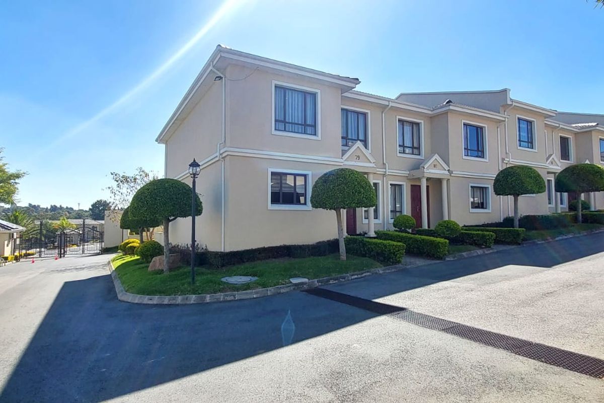 Modern 3 Bedroom Duplex in Villa Baroque, Carlswald - Photo 3