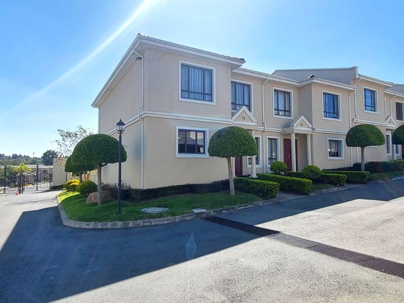 Modern 3 Bedroom Duplex in Villa Baroque, Carlswald - Photo 3